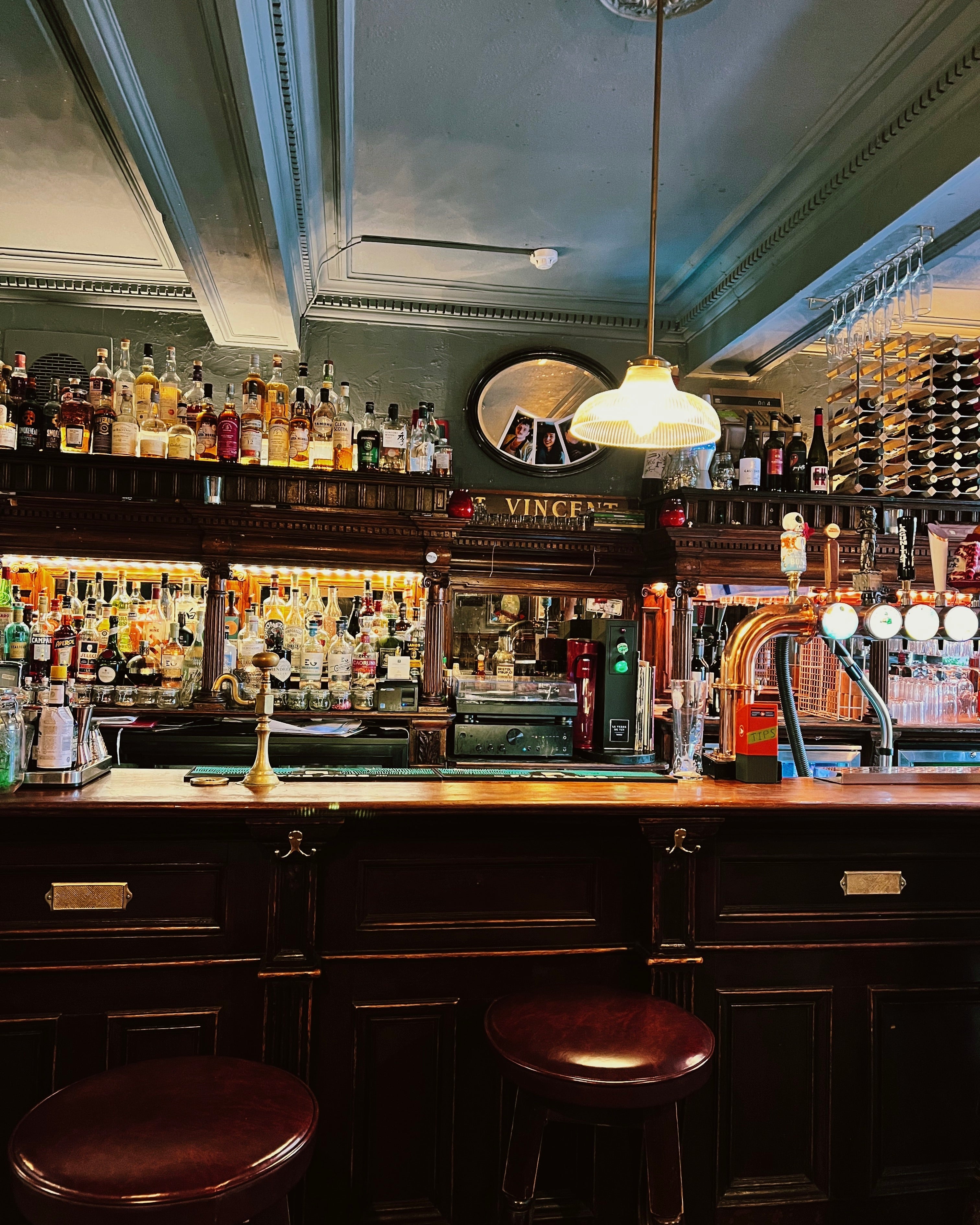 City Guide to Edinburgh, Scotland