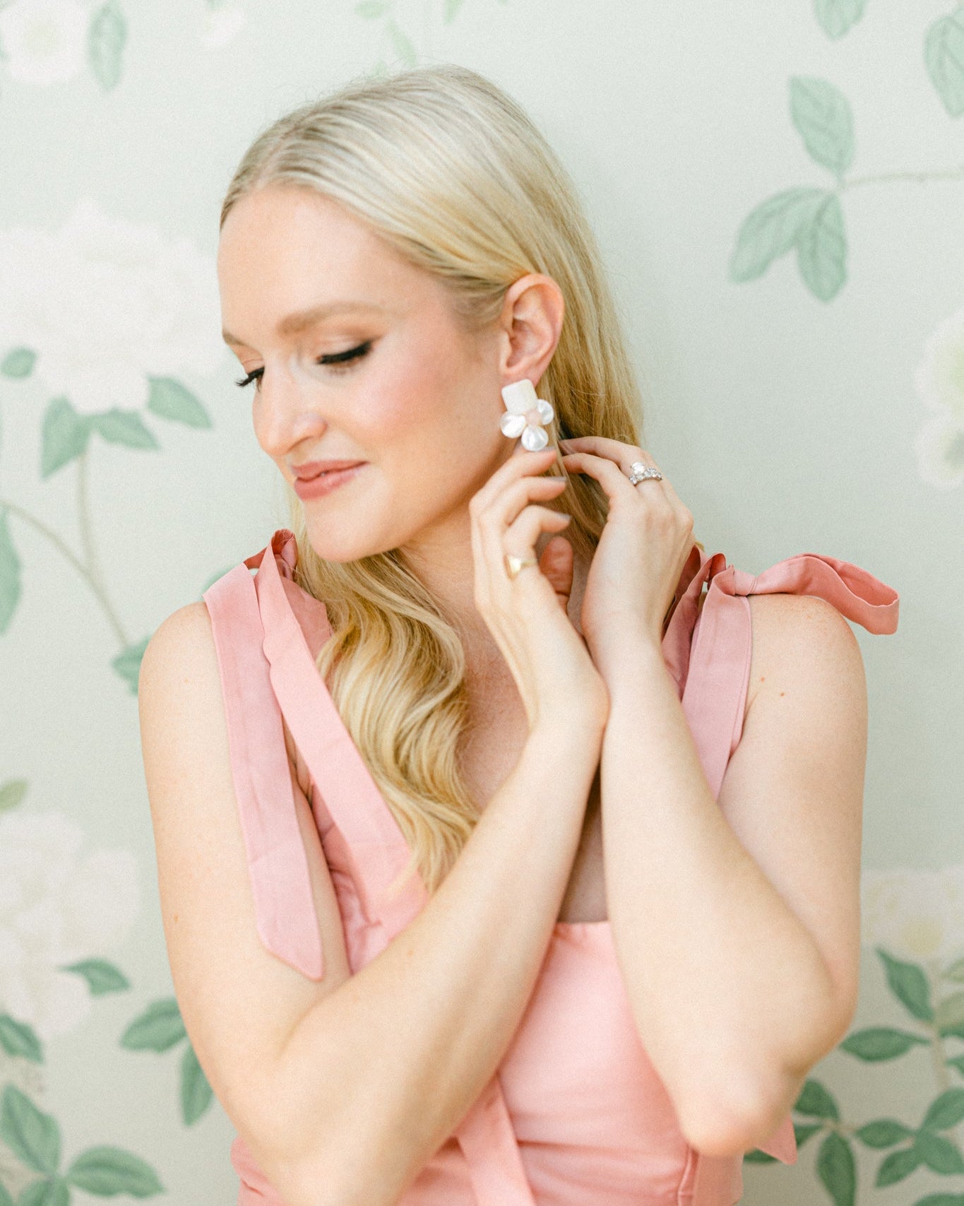 The Louise Earrings in Ballet
