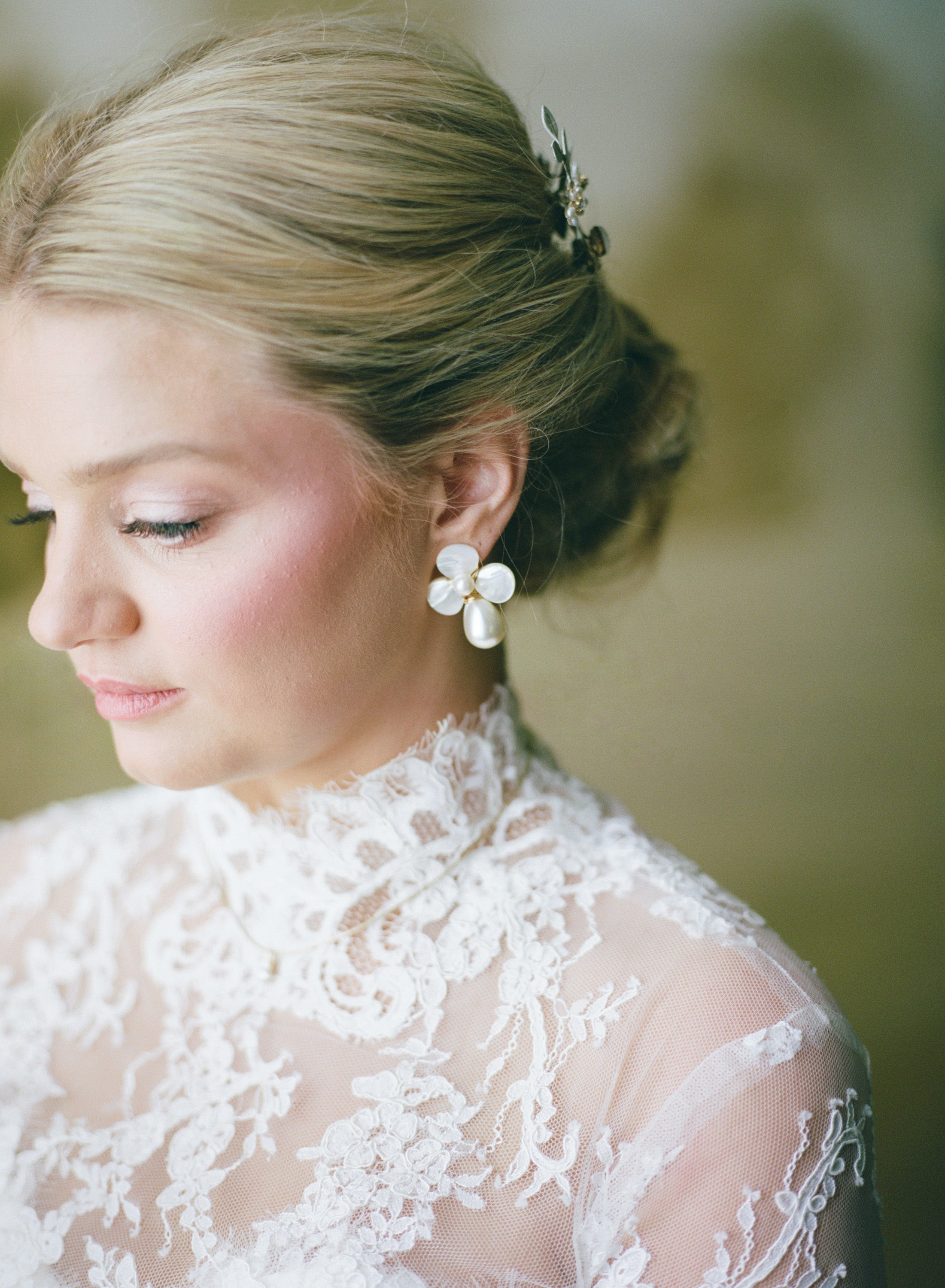 Mini Matilda Floral Earrings in Pearl